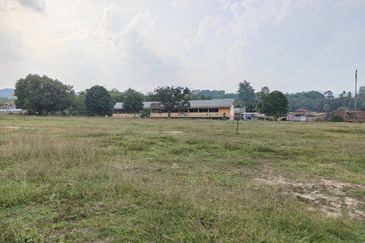 Tanah Lot Banglo Padang Sebang Alor Gajah Melaka untuk Dijual