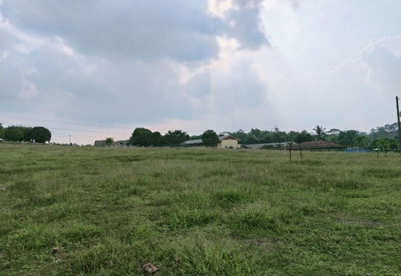 Tanah Lot Banglo Padang Sebang Alor Gajah Melaka untuk Dijual