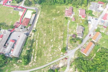 Tanah Lot Banglo Padang Sebang Alor Gajah Melaka untuk Dijual