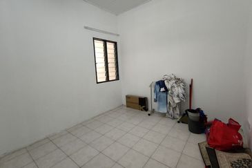 TAMAN INTAN PERDANA (PKN. TELUK KEMANG)