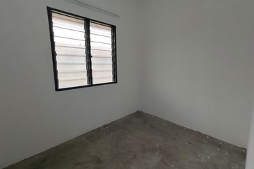 TAMAN INTAN PERDANA (PKN. TELUK KEMANG)