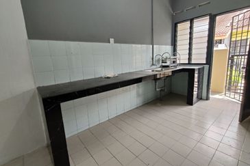 TAMAN INTAN PERDANA (PKN. TELUK KEMANG)