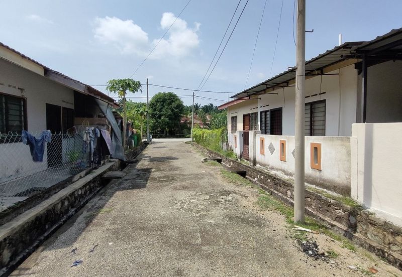 TAMAN INTAN PERDANA (PKN. TELUK KEMANG)