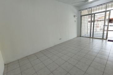 TAMAN INTAN PERDANA (PKN. TELUK KEMANG)