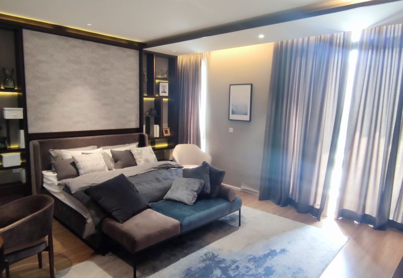 Luxura Residence @ twentyfive.7