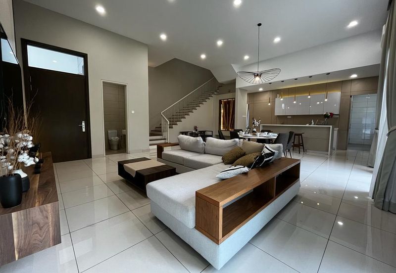 Jalan Anggerik Aranda 31/41