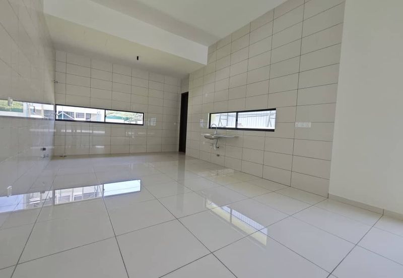 Luxura Residence @ twentyfive.7