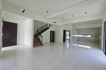 Luxura Residence @ twentyfive.7