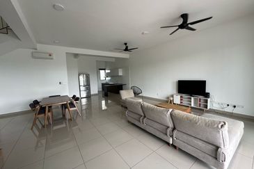 Lucent Residence @ twentyfive.7