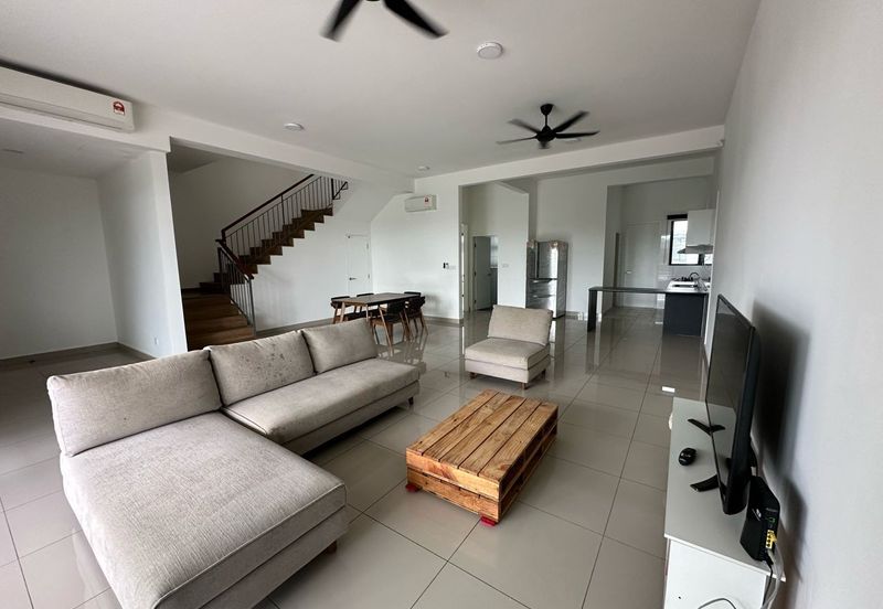 Lucent Residence @ twentyfive.7