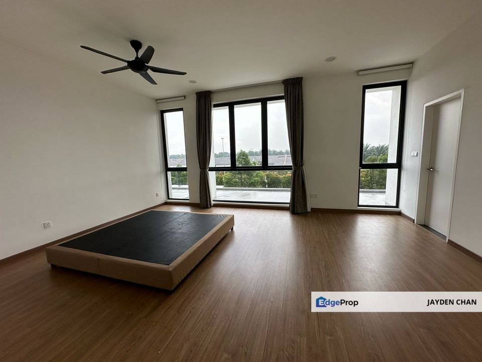 Lucent Residence 26x65 Superlink Ready Move In, Selangor, Kota Kemuning