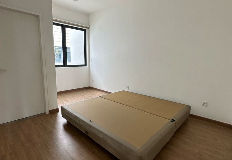 Lucent Residence @ twentyfive.7