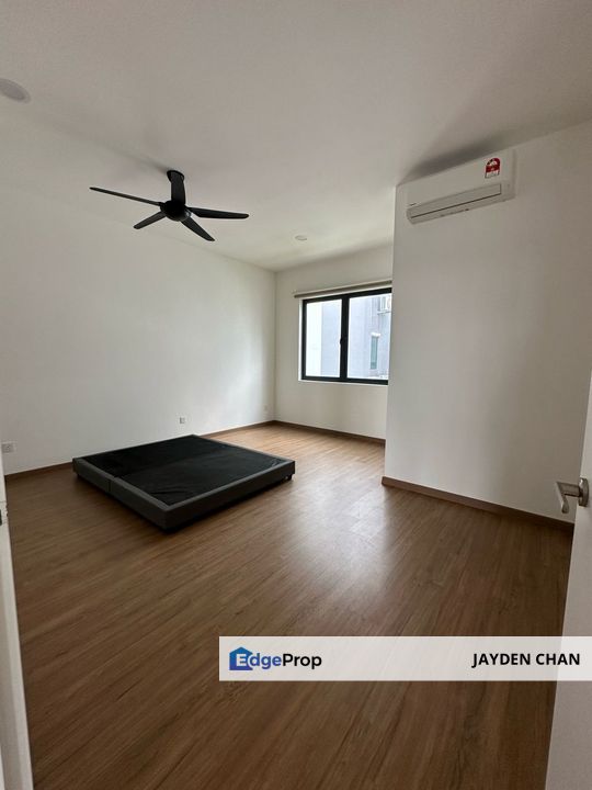 Lucent Residence 26x65 Superlink Ready Move In, Selangor, Kota Kemuning