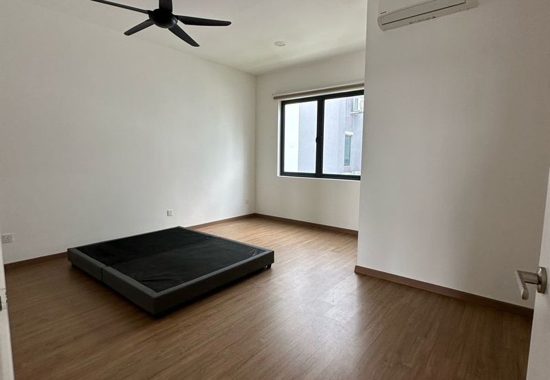 Lucent Residence @ twentyfive.7