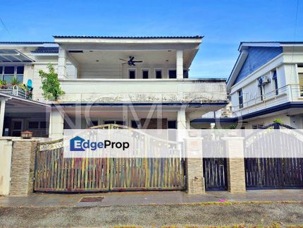 [Surrounded by a variety of shops] 2 Storey Cluster Link Semi Detached House [6 min to KFC Saujana Putra], Selangor, Jenjarom