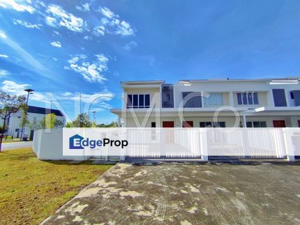 [Gated and guarded community] 2 Storey Terrace House [5 min to SplashMania WaterPark], Selangor, Banting