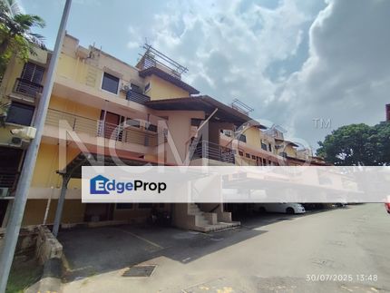 5 min to DPULZE Shopping Centre Town House 10 min to Cyberjaya City Centre MRT Station, Selangor, Cyberjaya