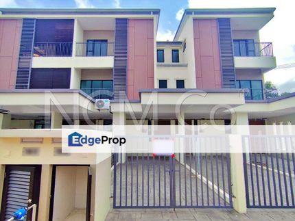 Town House, Selangor, Puchong