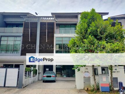 Stratified 3 Storey Terrace House, Selangor, Batu Caves 