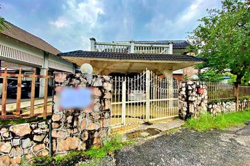 2 Storey Bungalow House