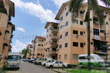 Apartment [5 min walking distance to Bataras Superstore Telipok Ria]