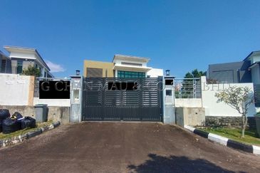 2 Storey Bungalow House 