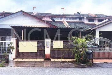 1.5 Storey Terrace House