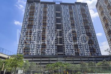 [Next to MRR2 Highway] Apartment [8 min to Lotus's Selayang]