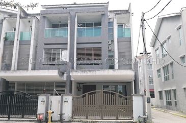 3 Storey Terrace House