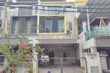 2.5 Storey Terrace House