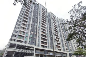 [ Walking distance to ECONSAVE Alam Jaya ] Service Apartment [5 min to Lotus's Puncak Alam]