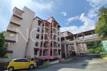 Studio Service Apartment