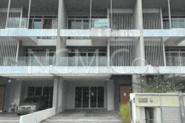 3 Storey Terrace House