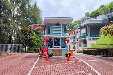 2.5 Storey Terrace House