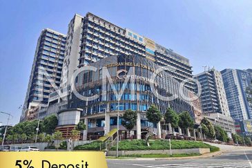 [Prime Location] Service Apartment [3 min to Digital Mall]