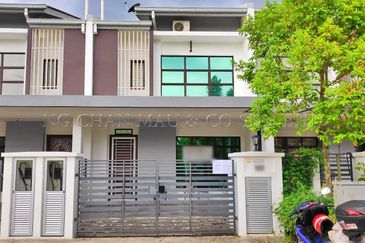 [Gated and Guarded Community; Lush greenery and serene surroundings] 2 Storey Terrace House [9 min to AEON Mall Rawang]