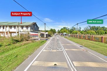 Freehold Residential Land built upon with 4 Units of 2 Storey Shop House