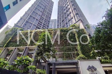 [Situated in the iconic Golden Triangle of Kuala Lumpur] Service Apartment [3 min to Intermark Mall]