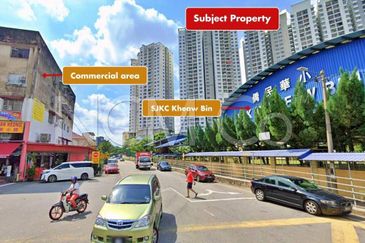 [Right Beside SJKC Kheow Bin] Apartment [3 min to Batu Caves KTM Station]