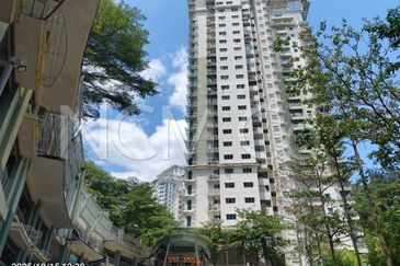 [Prime location facing the main road - DASH Highway] Duplex Penthouse Condominium [5 min to Mutiara Damansara MRT Station]