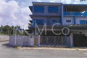 2.5 Storey Semi Detached House