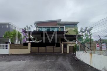 2 Storey Bungalow House
