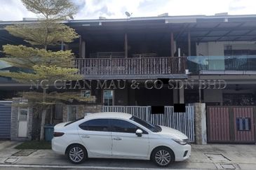 2.5 Storey Terrace House 