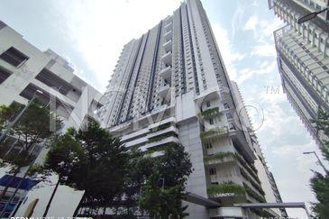 [4 min to Gem In Mall Cyberjaya] Duplex Service Apartment [9 min to Cyberjaya City Centre MRT Station]