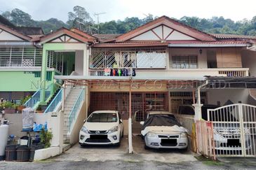 Townhouse [7 min to AEON BiG Ampang]