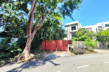 3 Storey Terrace House