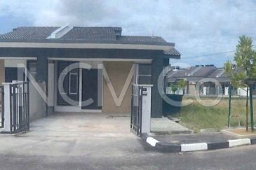 1 Storey Semi Detached House