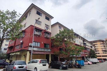 Shop Apartment [5 min walking distance to Taman Equine MRT Station]
