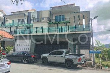 2.5 Storey Semi Detached House