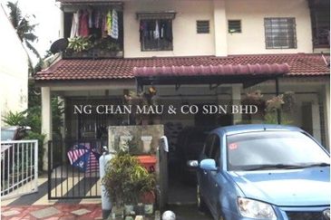 Town House [4 min to Melawati Mall; 10 min to Wangsa Walk Mall]